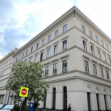 Luxe Central Studio With Pool, Parking & Ac Budapest Extérieur photo