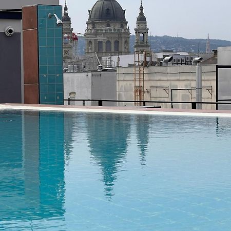 Luxe Central Studio With Pool, Parking & Ac Budapest Extérieur photo