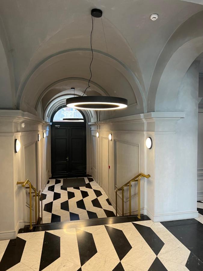 Luxe Central Studio With Pool, Parking & Ac Budapest Extérieur photo