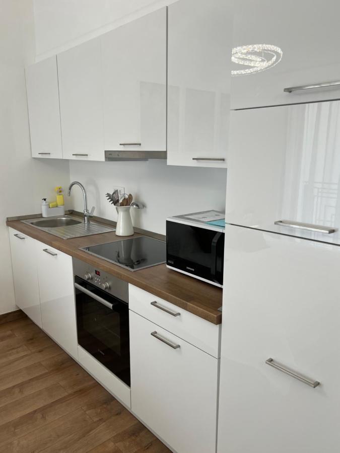 Luxe Central Studio With Pool, Parking & Ac Budapest Extérieur photo