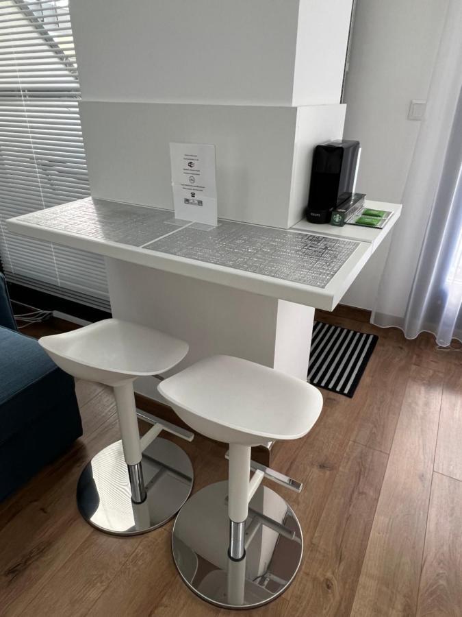 Luxe Central Studio With Pool, Parking & Ac Budapest Extérieur photo