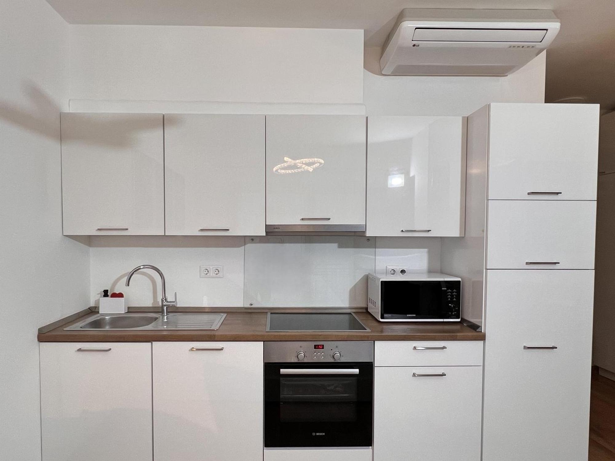Luxe Central Studio With Pool, Parking & Ac Budapest Extérieur photo